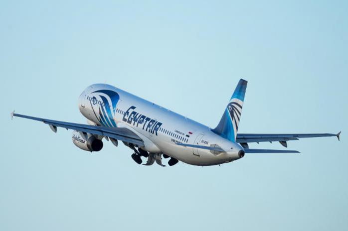 Египетский самолет с 66 людьми на борту пропал над Средиземным морем