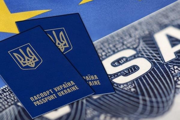 СМИ: Европарламент не определил дату доклада по безвизу для Украины