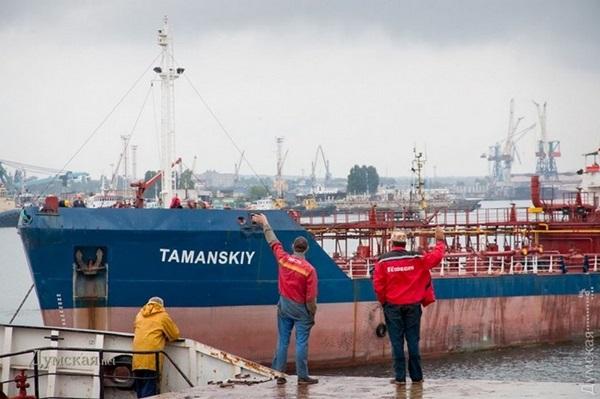 Украина вернула крымский нефтяной танкер стоимостью 1 млн долл