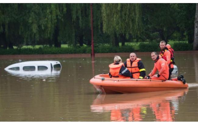 Францию захлестнуло сильное наводнение: эвакуированы тысячи людей (ФОТО)