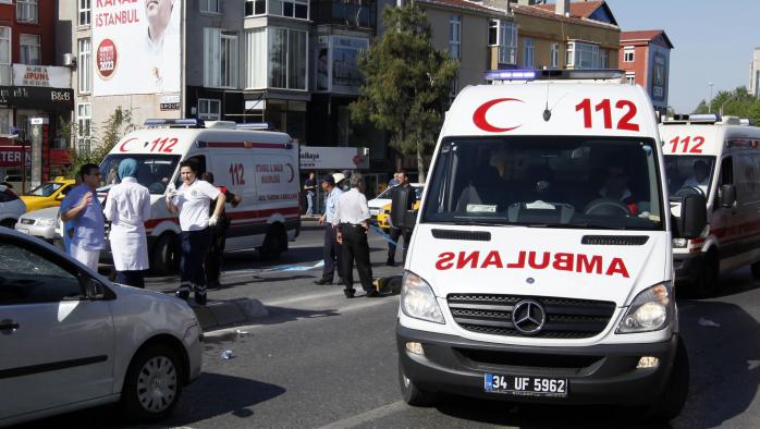 В Турции автобус с детьми упал с моста, не менее 14 погибших