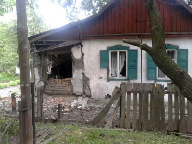 В результате обстрела боевиков в Донецкой области погибла мирная жительница (ФОТО)