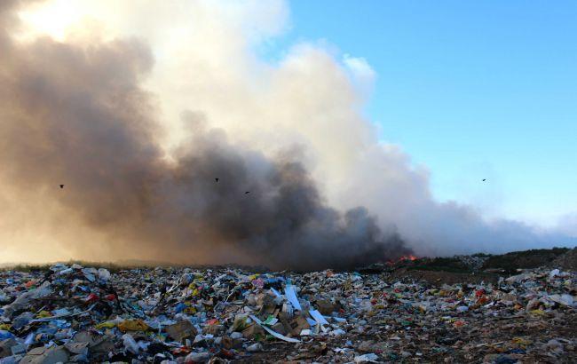 На Львівщині нова надзвичайна ситуація: горить сміттєзвалище в Жидачеві