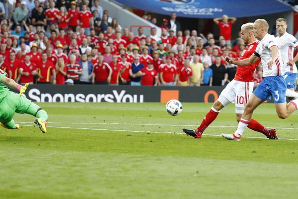 Евро-2016: россияне проиграли Уэльсу и вылетели из чемпионата