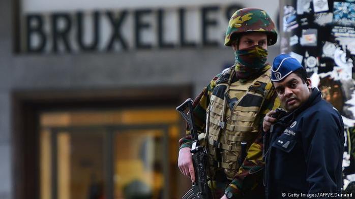 В брюссельском торговом центре задержали мужчину с поясом шахида