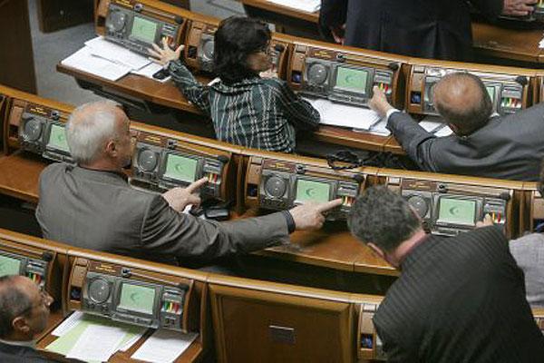 Довыборы депутатов Рады: за семь кресел соревнуются 376 кандидатов