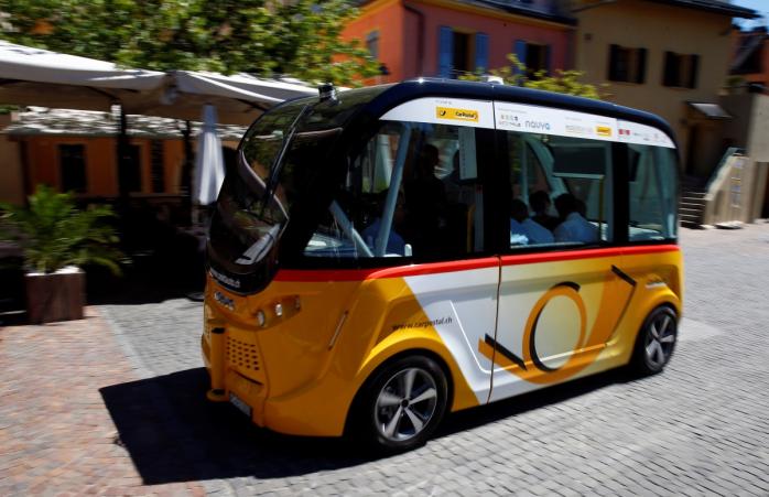 Швейцария протестировала беспилотный электрический автобус