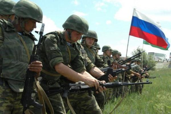 Кадрові військові РФ лишають лави бойовиків на Донбасі через мізерну зарплату — розвідка