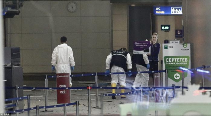 Терористи-смертники з аеропорту Стамбула належали до ІДІЛ — прем’єр Туреччини