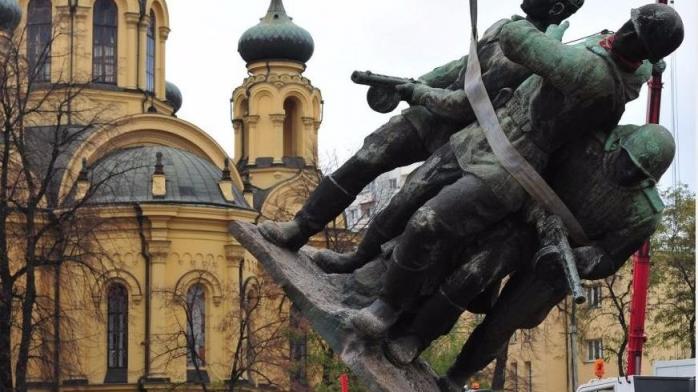 У Польщі демонтують більше 200 радянських пам’ятників