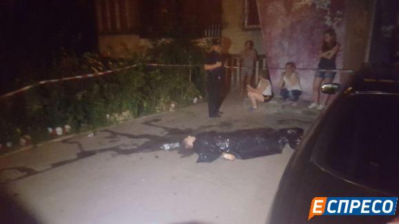 В Киеве на улице застрелили молодого мужчину