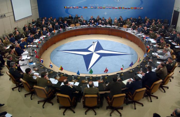 Оборонний бюджет країн НАТО у цьому році зросте до 8 млрд доларів