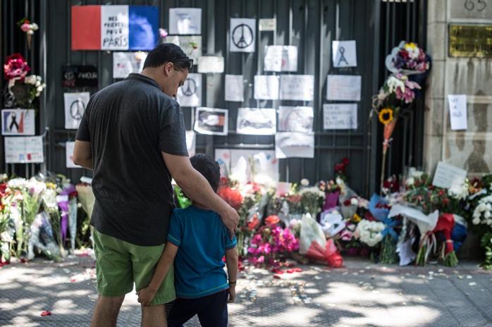 Родные жертв парижских терактов подадут в суд на Францию