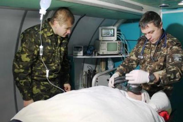 Бойовики ДНР знову вдарили по пунктах пропуску, поранено прикордонника