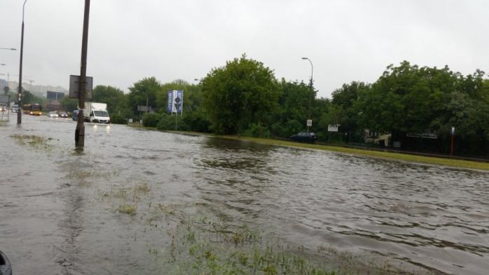 На Львівщині через сильні зливи знеструмлено 23 населених пункти (ФОТО)