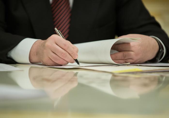 Порошенко підписав закон про реструктуризацію боргів підприємств