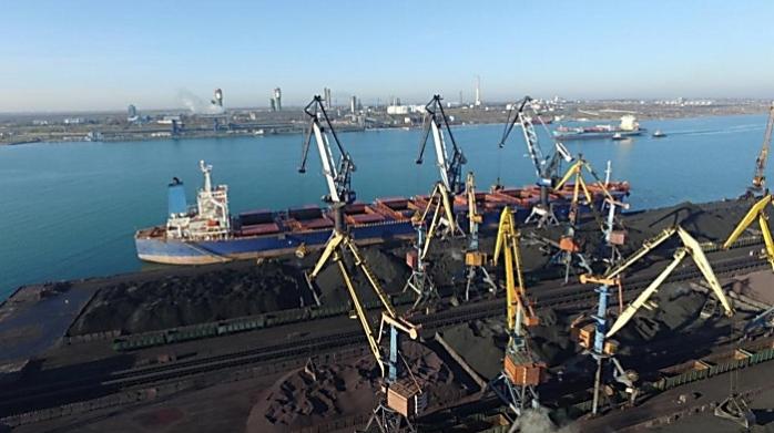 Судозаходы танкеров в порт Южный подешевели на 75%