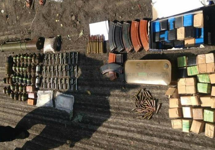 В Киеве обнаружили «Москвич» с гранатометом и 35 гранатами (ФОТО)