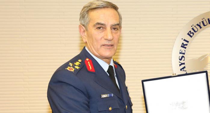Екс-головнокомандувач ВПС Туреччини зізнався в організації спроби перевороту — ЗМІ