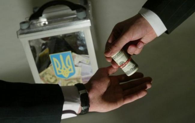 На Полтавщині нардеп заважав обшуку у депутата райради і зник з його російським паспортом