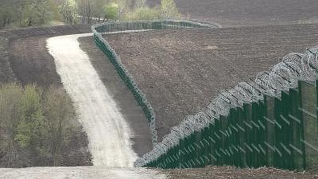 Погранслужба отчиталась о строительстве «Стены» на границе с РФ