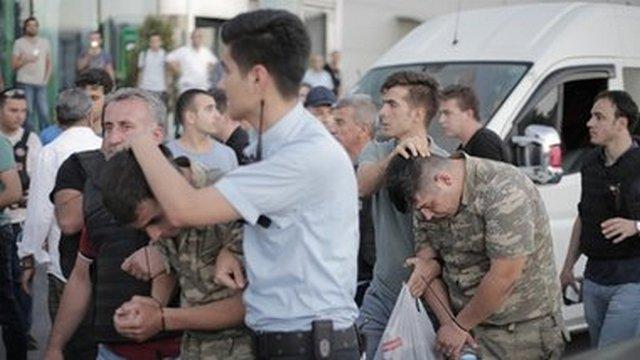 В Турции задержали уже более 10 тыс. мятежников