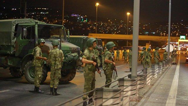 Суд Стамбула залишив під вартою 36 військових