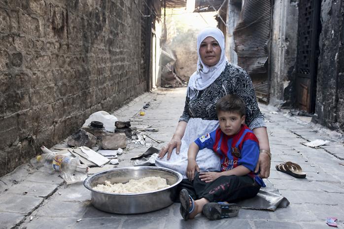 В сирийском Алеппо гуманитарная катастрофа: город в руинах и много раненых