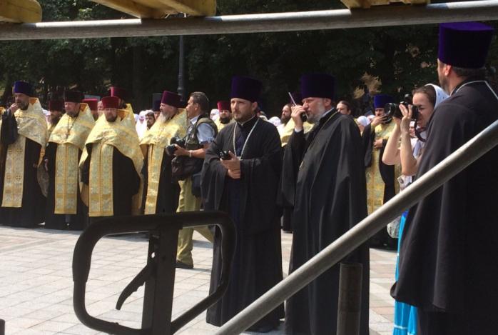 Нацполиция насчитала в Киеве около 10 тыс. паломников УПЦ МП (ФОТО)