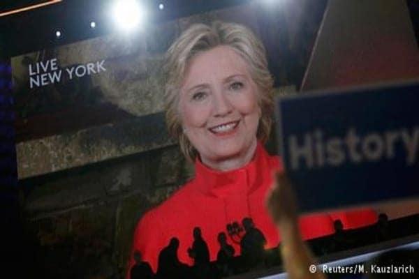 Клинтон официально подтвердила участие в выборах от партии демократов