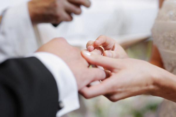 Поженится за сутки: правительственный проект принес первые результаты