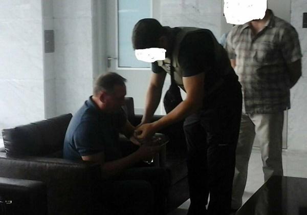 ГПУ виклала фото затримання екс-регіонала Єфремова під час спроби втекти з країни