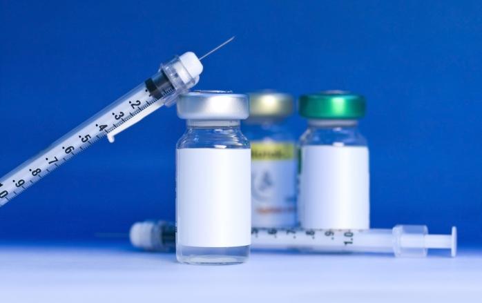 МОЗ заявляє про зупинення держзакупівель і ініціює засідання РНБО щодо вакцинації
