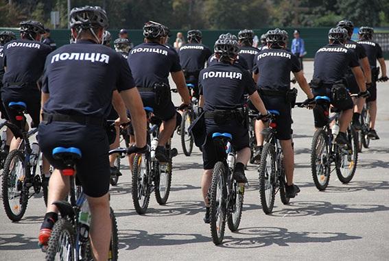 Харьковским патрульным выдали велосипеды (ФОТО)