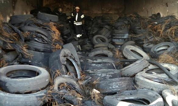 Масштабный пожар на складах автомобильных шин в Николаевской области (ФОТО)