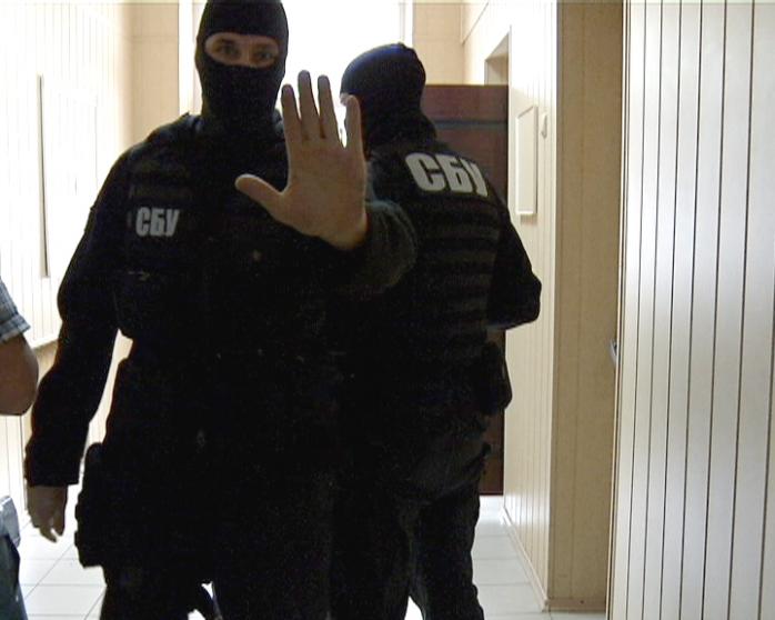 СБУ поймала россиянина, который вывел из Украины в Россию миллионы долларов (ФОТО)
