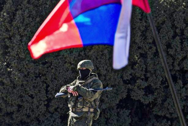 На севере Крыма — скопление военной техники РФ, Джанкой оцеплен солдатами