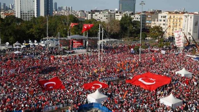 По приказу Эрдогана уволены 27 тыс. работников сферы образования Турции