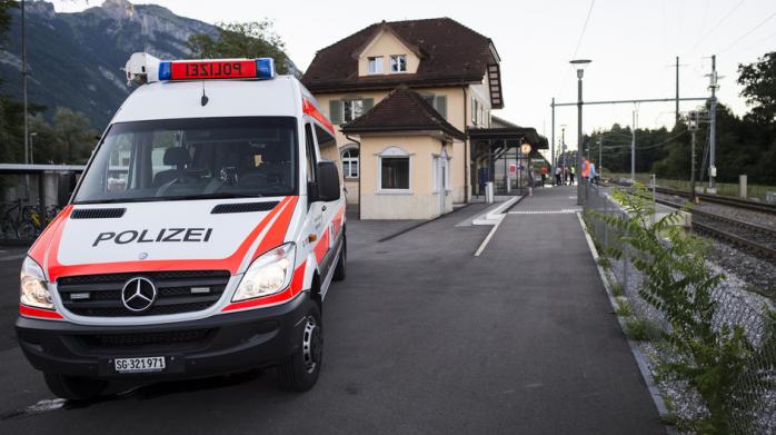 Напад у Швейцарії: підозрюваний помер у лікарні