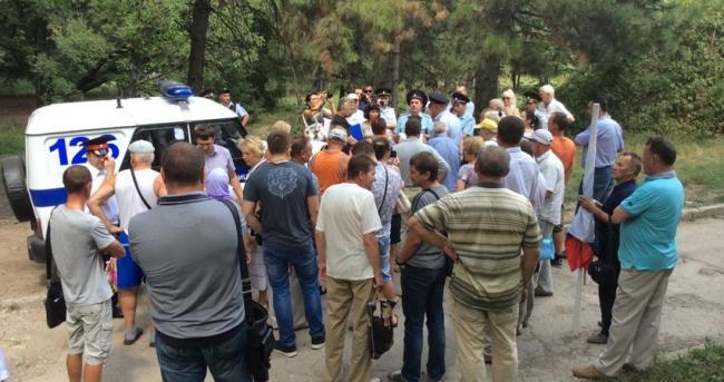 «Обманутый Крым»: полиция разогнала оппозиционную акцию протеста в Симферополе (ВИДЕО)