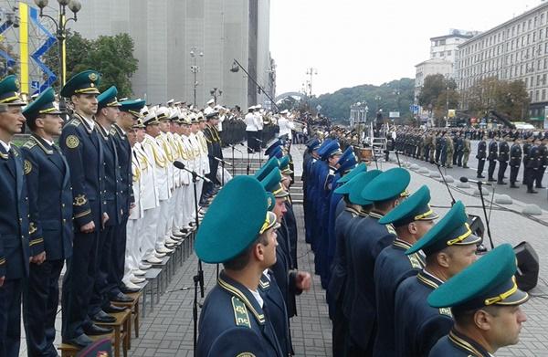 В Киеве завершился военный парад, собравший более 10 тыс. участников (ФОТО)