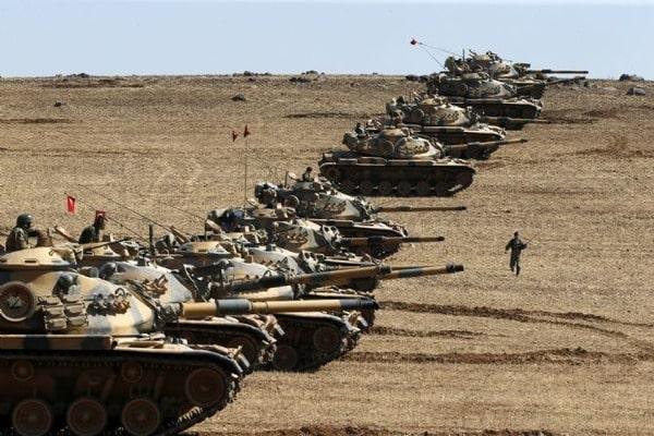 Турция перебросила свои танки в Сирию (ВИДЕО)