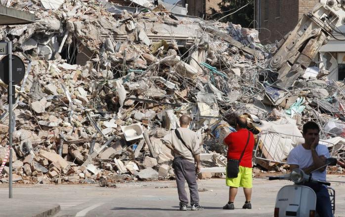 Среди 291 жертвы землетрясения в Италии не менее 16 иностранцев