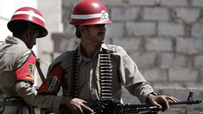 В Ємені смертник підірвав 60 людей під час збору призовників