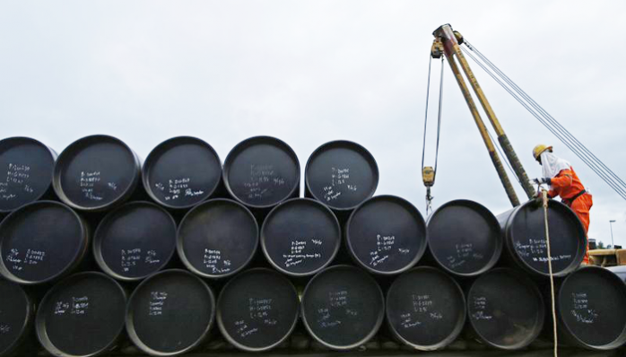 Впервые с начала года понижен прогноз цен на нефть