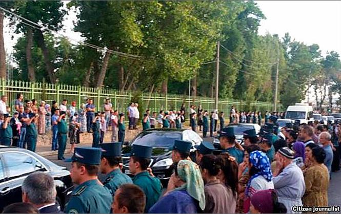 У Ташкенті тисячі людей попрощалися з Карімовим (ФОТО, ВІДЕО)
