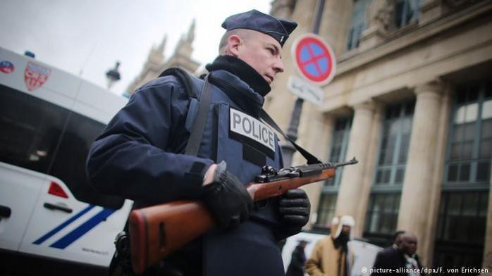 Франция успела выдворить двух исламистов, замышлявших новые теракты