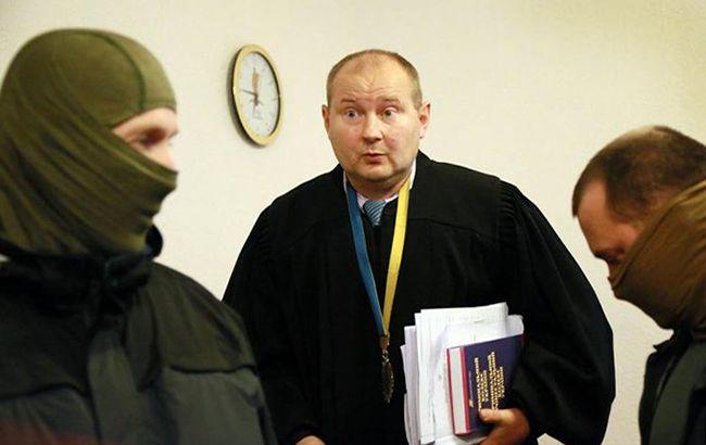 Суддя-хабарник Чаус втік у Крим