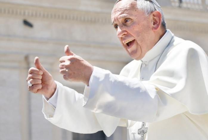 Папа Римский собрал для пострадавших на Донбассе 8 млн евро