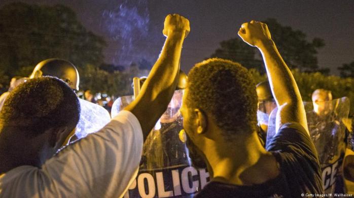 Убийство афроамериканца в США вызвало новые беспорядки, ранены 12 полицейских